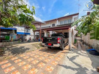 *****บ้านเดี่ยวมือสองย่านปทุมธานี ม.ชวนชื่นการ์เด้นวิลล์ บางเดื่อ-ปทุมธานี เนื้อที่กว้างขวางถึงเกือบ 62 ตร.ว. ฟังก์ชันจัดเต็ม 4 ห้องนอน 2 ห้องน้ำ 2 ที่จอดรถ บ้านสภาพดี บนทำเลแห่งการเดินทาง ใกล้ทางด่วน "ศรีสมาน" ราคาถูกสุดในย่านนี้!